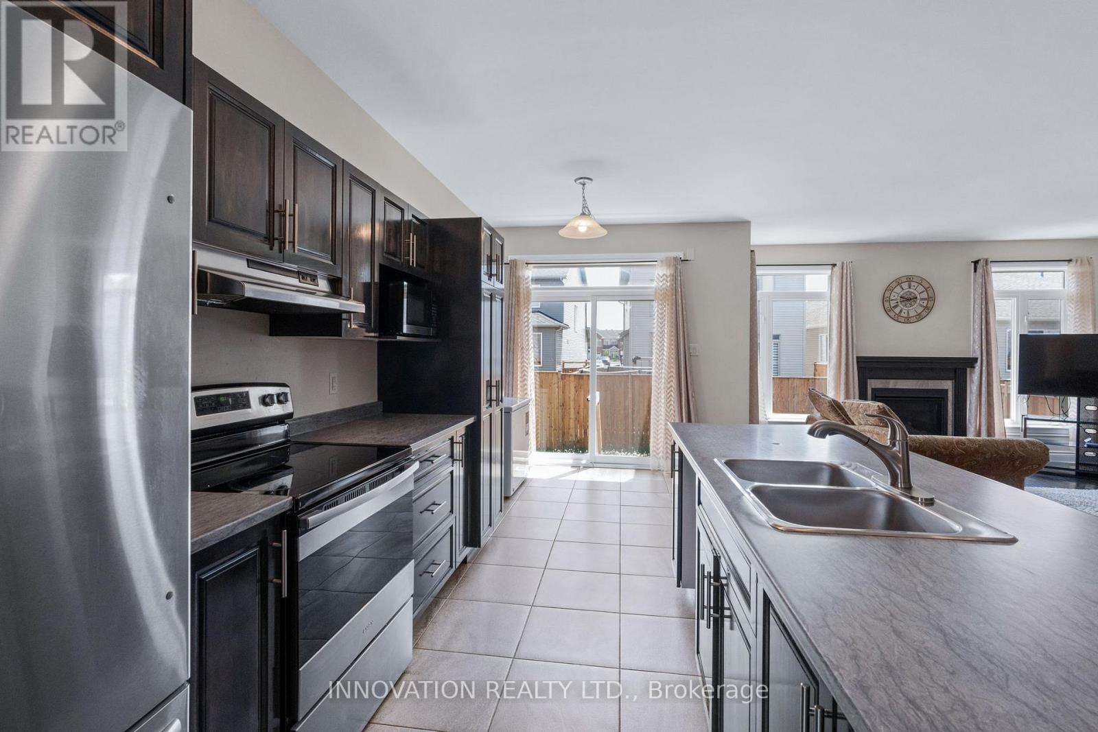 32 Peever Place, Carleton Place, Ontario  K7C 0K5 - Photo 9 - X12800102