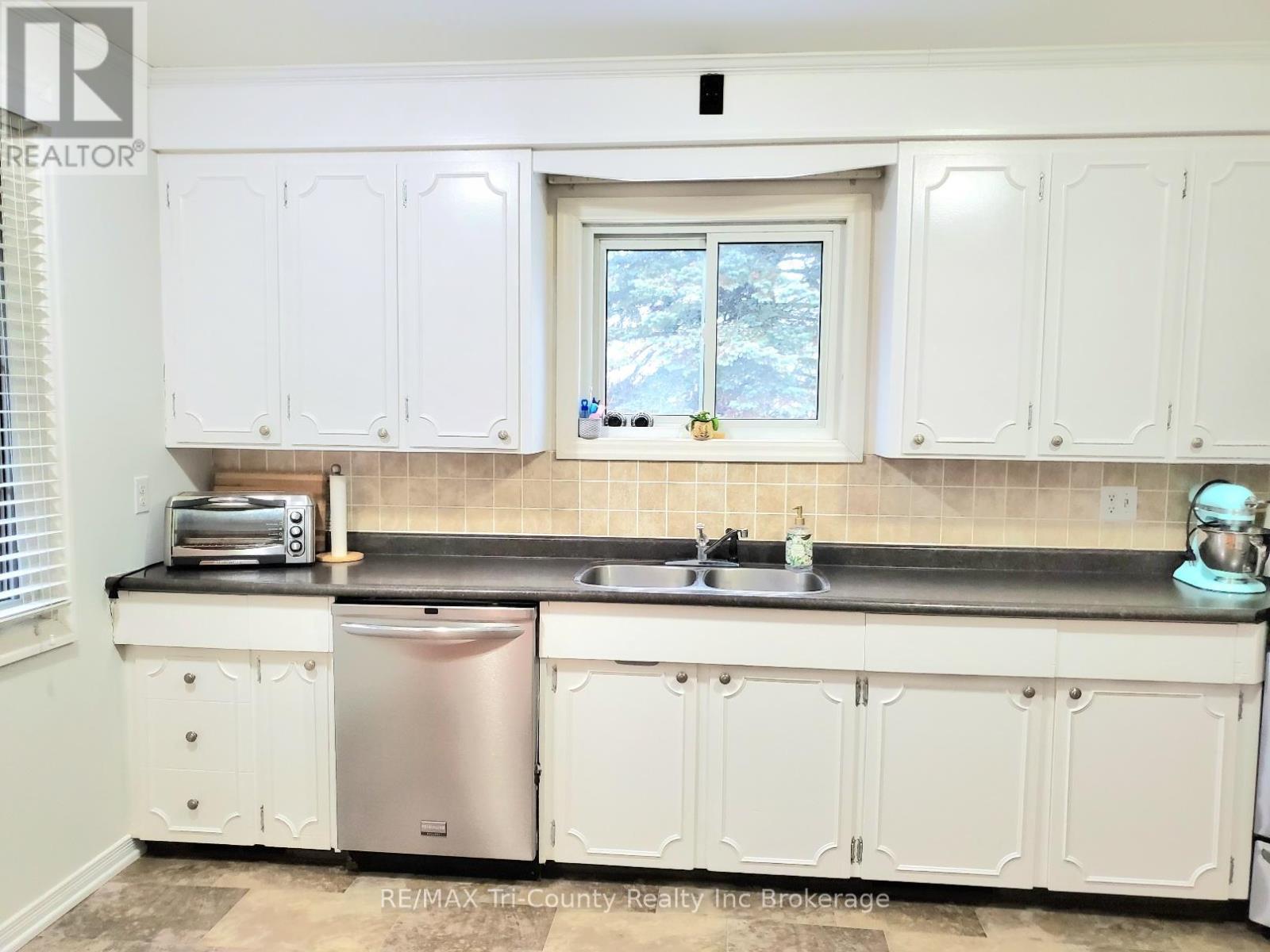 52 North Street W, Tillsonburg, Ontario  N4G 1C1 - Photo 4 - X12800106