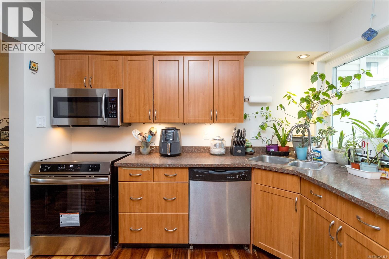 11 333 Robert St, Victoria, British Columbia  V9A 3L3 - Photo 12 - 1026305