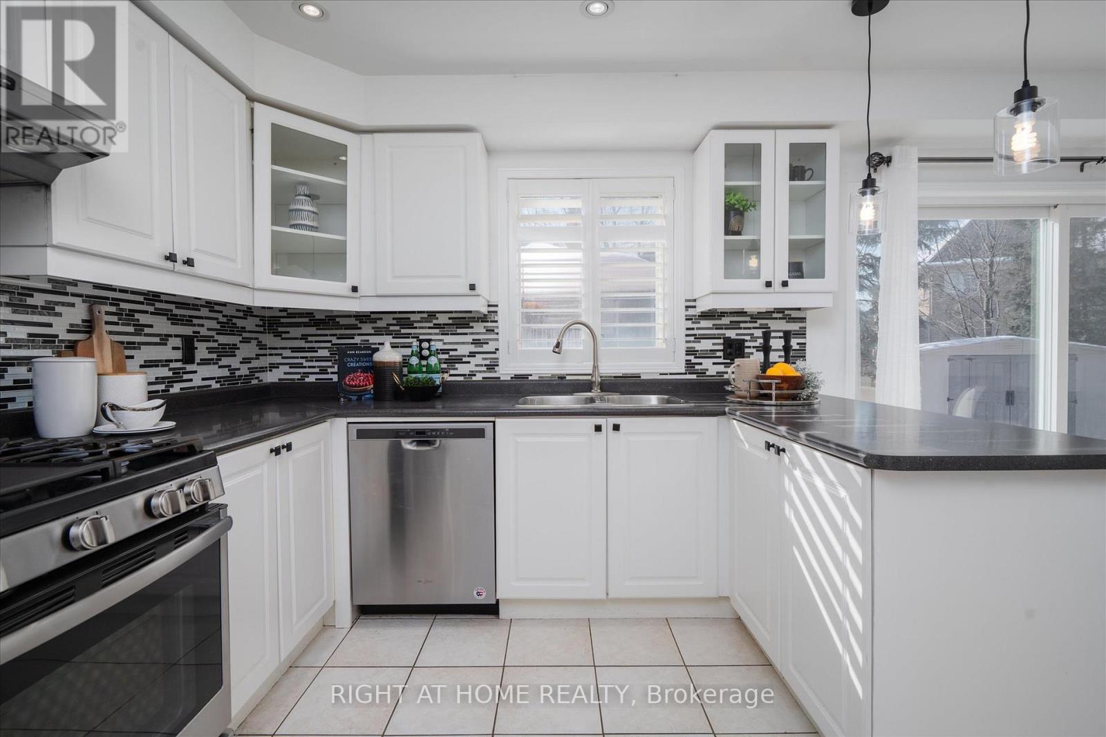 89 Haskell Avenue, Ajax, Ontario  L1T 0C7 - Photo 11 - E12800072