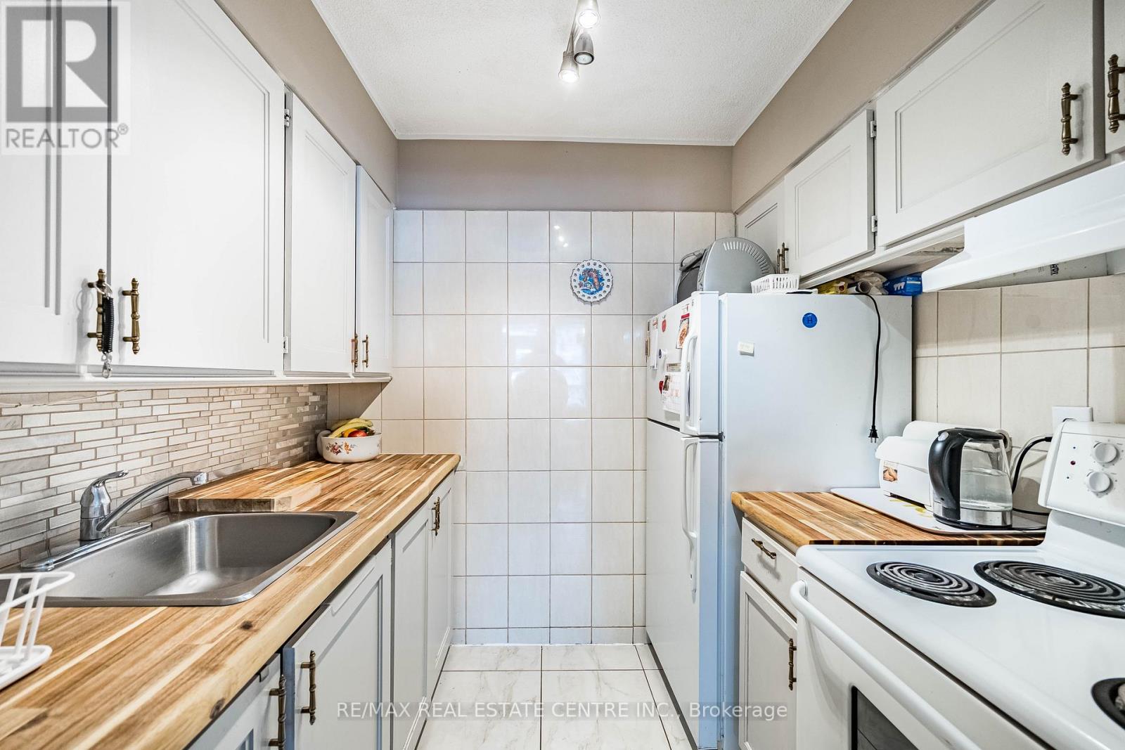 509 - 200 Lotherton Pathway Pathway, Toronto, Ontario  M6B 2G8 - Photo 18 - W12800124