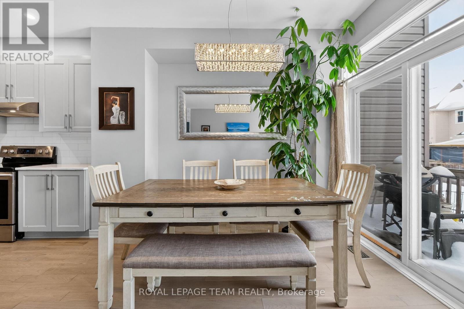 829 Miikana Road, Ottawa, Ontario  K1X 0G5 - Photo 6 - X12797920