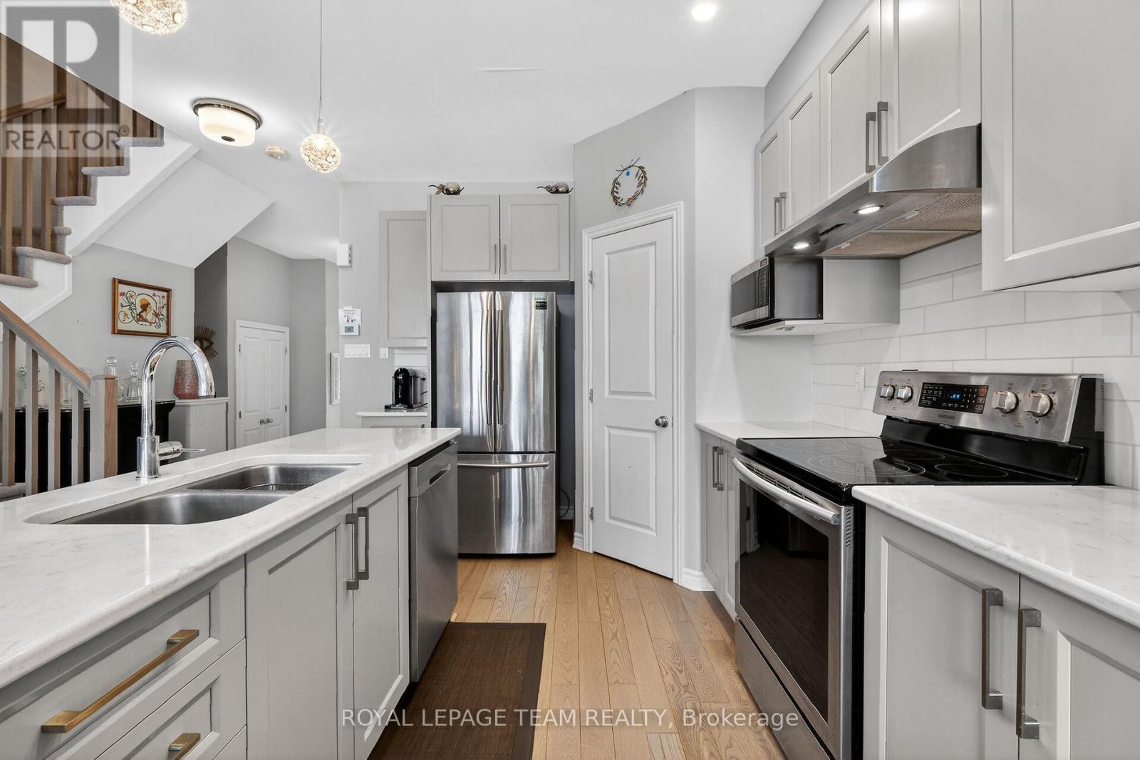 829 Miikana Road, Ottawa, Ontario  K1X 0G5 - Photo 9 - X12797920