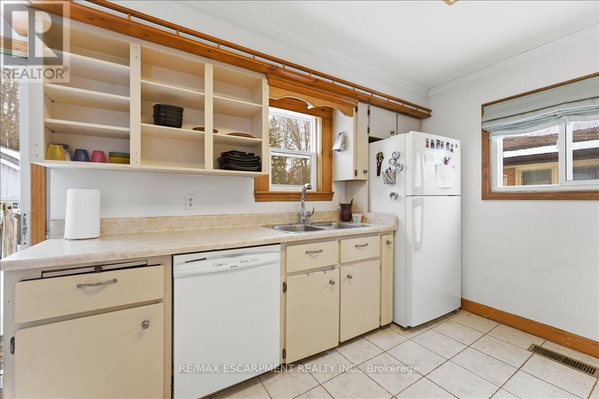 519 Alder Street W, Haldimand, Ontario  N1A 1S2 - Photo 13 - X12800068