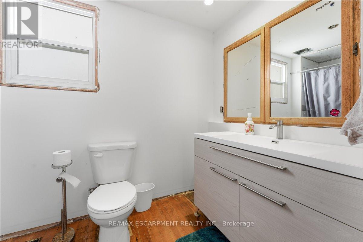 519 Alder Street W, Haldimand, Ontario  N1A 1S2 - Photo 17 - X12800068