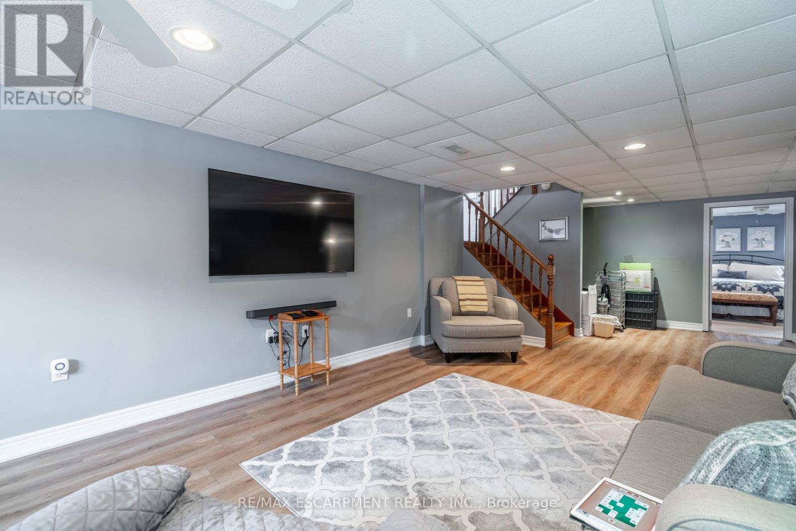 19 Valery Court, Hamilton, Ontario  L9C 2W2 - Photo 34 - X12800074