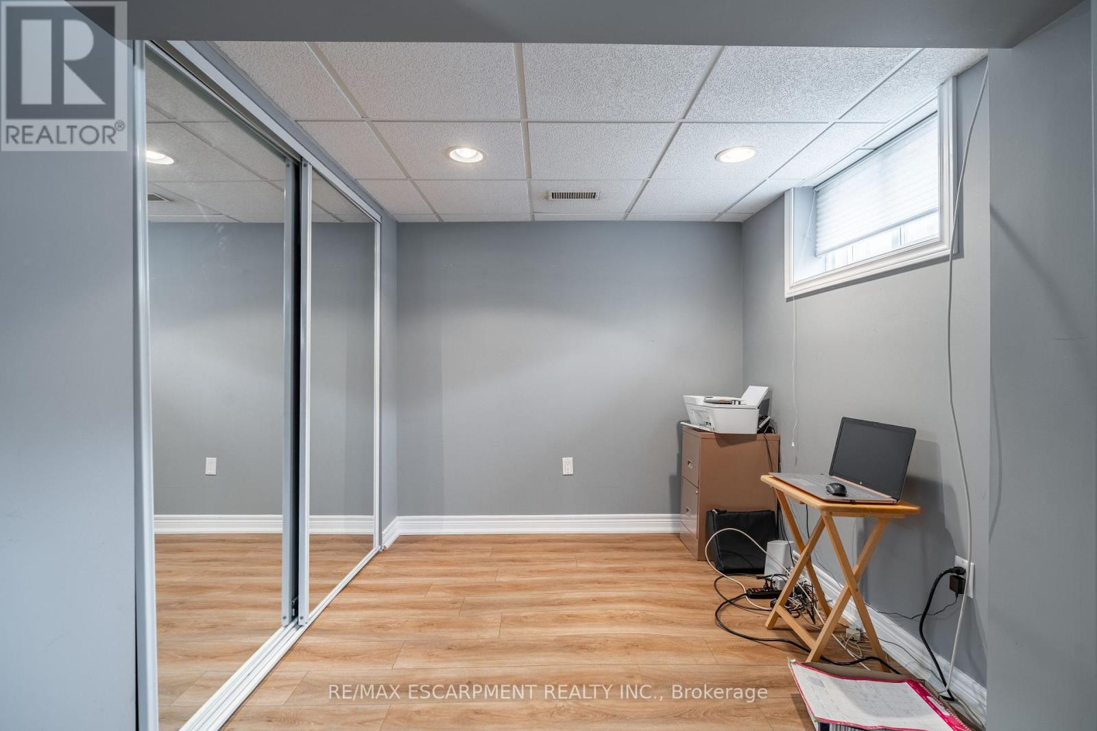 19 Valery Court, Hamilton, Ontario  L9C 2W2 - Photo 35 - X12800074