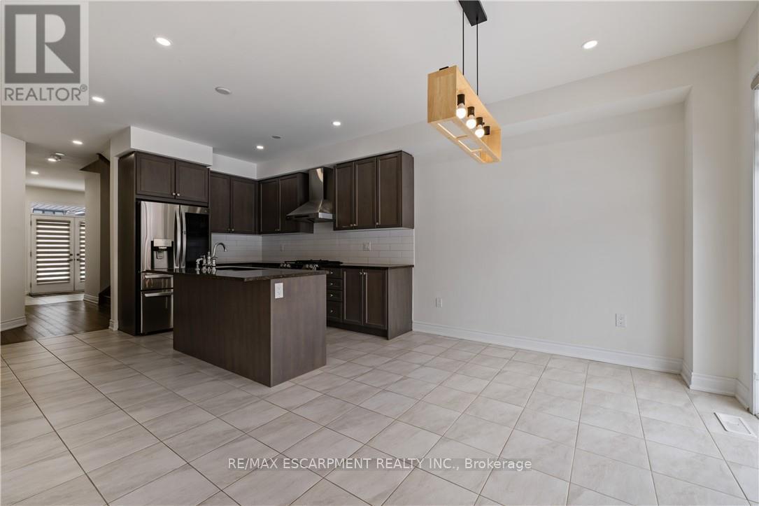 150 Cactus Crescent, Hamilton (Stoney Creek Mountain), Ontario  L8J 0M3 - Photo 13 - X12800126