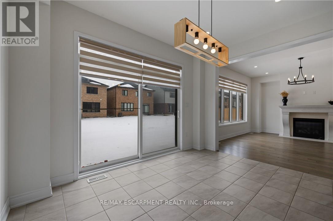 150 Cactus Crescent, Hamilton (Stoney Creek Mountain), Ontario  L8J 0M3 - Photo 16 - X12800126