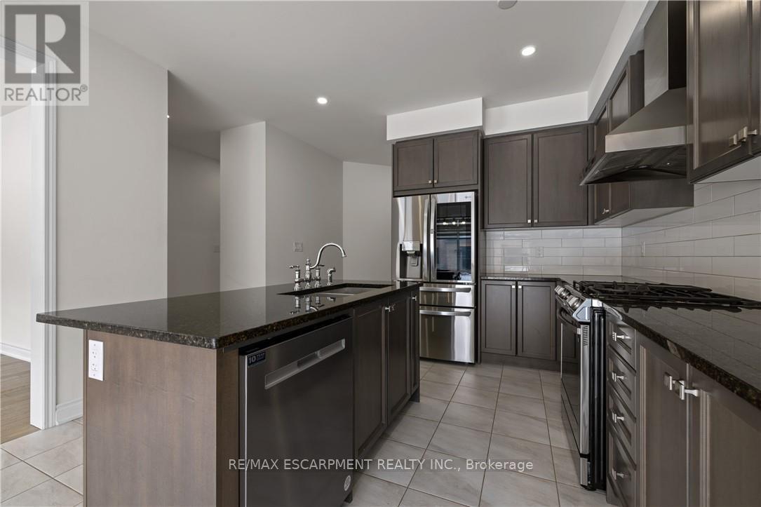 150 Cactus Crescent, Hamilton (Stoney Creek Mountain), Ontario  L8J 0M3 - Photo 17 - X12800126