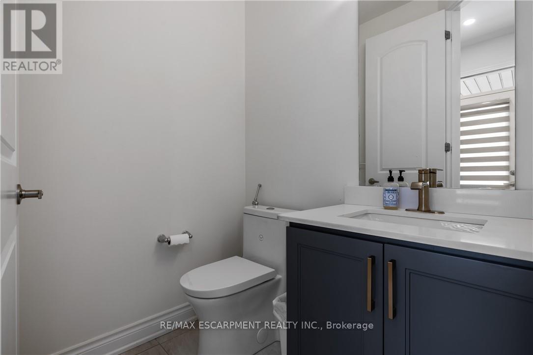 150 Cactus Crescent, Hamilton (Stoney Creek Mountain), Ontario  L8J 0M3 - Photo 9 - X12800126