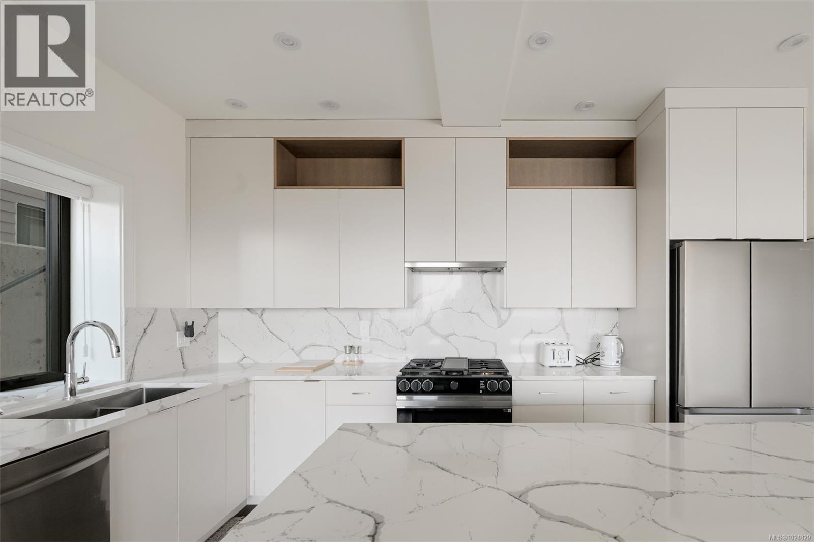 4599 Cordova Bay Rd, Saanich, British Columbia  V8Y 2K1 - Photo 72 - 1024829