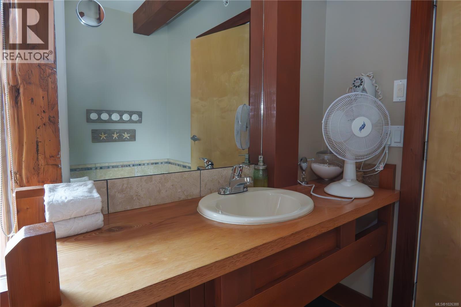 206 1645 Cedar Rd, Ucluelet, British Columbia  V0R 3A0 - Photo 15 - 1026388