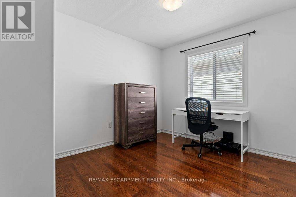 4875 John Street, Lincoln, Ontario  L3J 0P2 - Photo 9 - X12352774