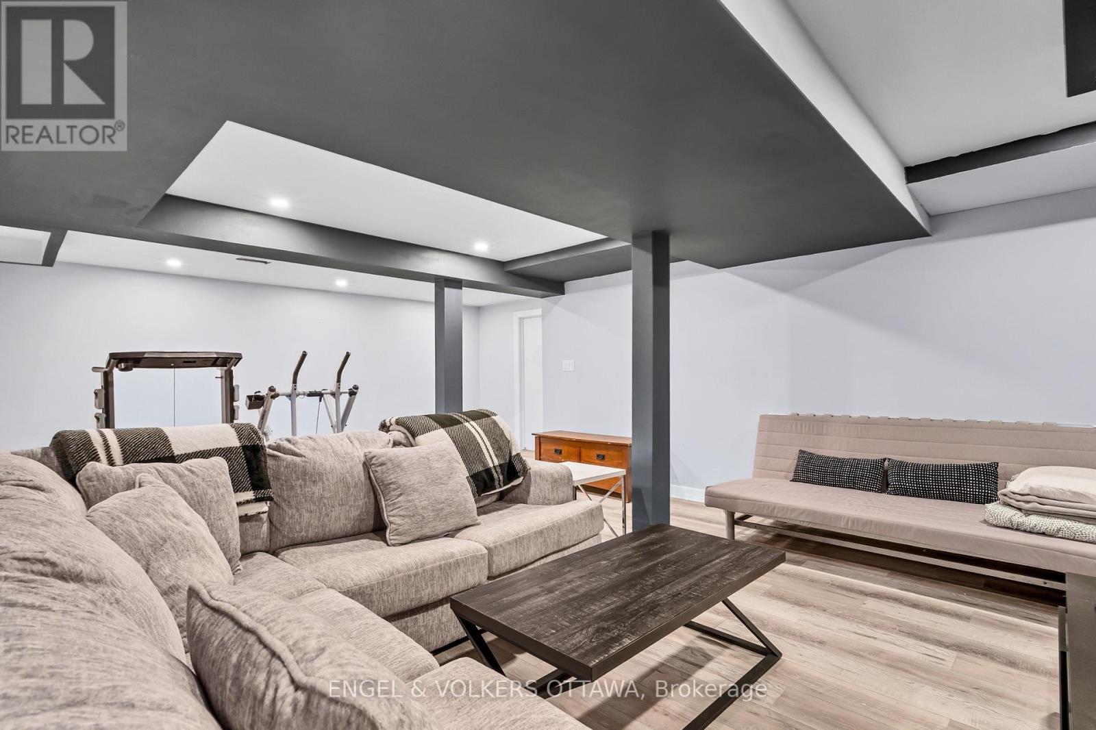 29 Valley Ridge Street, Ottawa, Ontario  K2E 7W3 - Photo 40 - X12798782