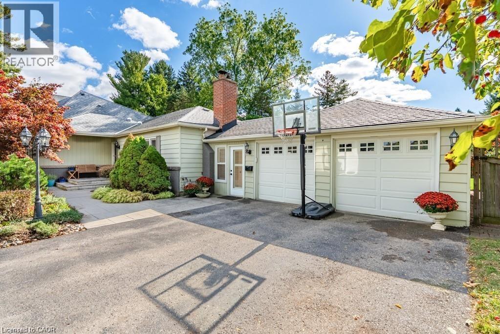 32 PARKER Avenue, ancaster, Ontario