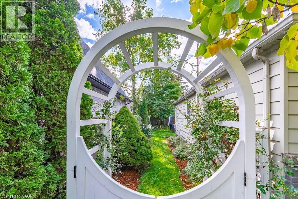 32 Parker Avenue, Ancaster, Ontario  L9G 1A7 - Photo 5 - 40804734