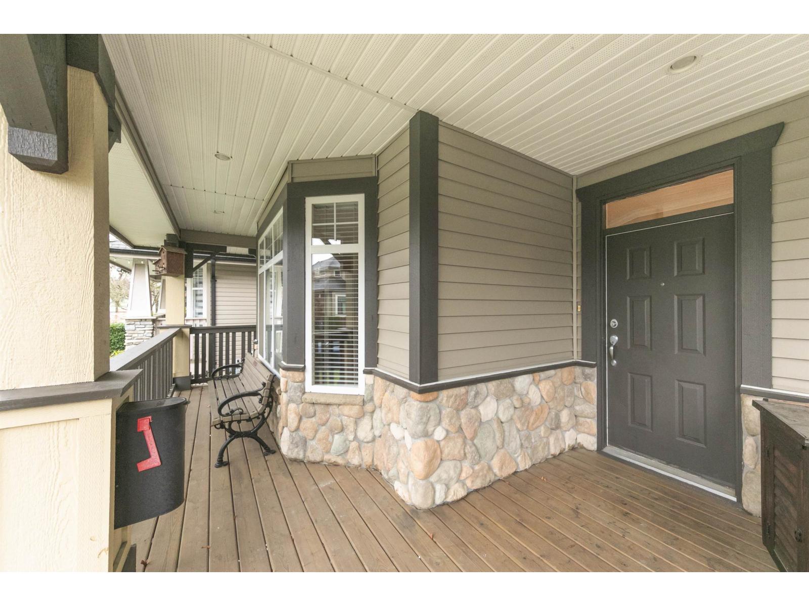 14731 59a Avenue, Surrey, British Columbia  V3S 0R6 - Photo 2 - R3091449