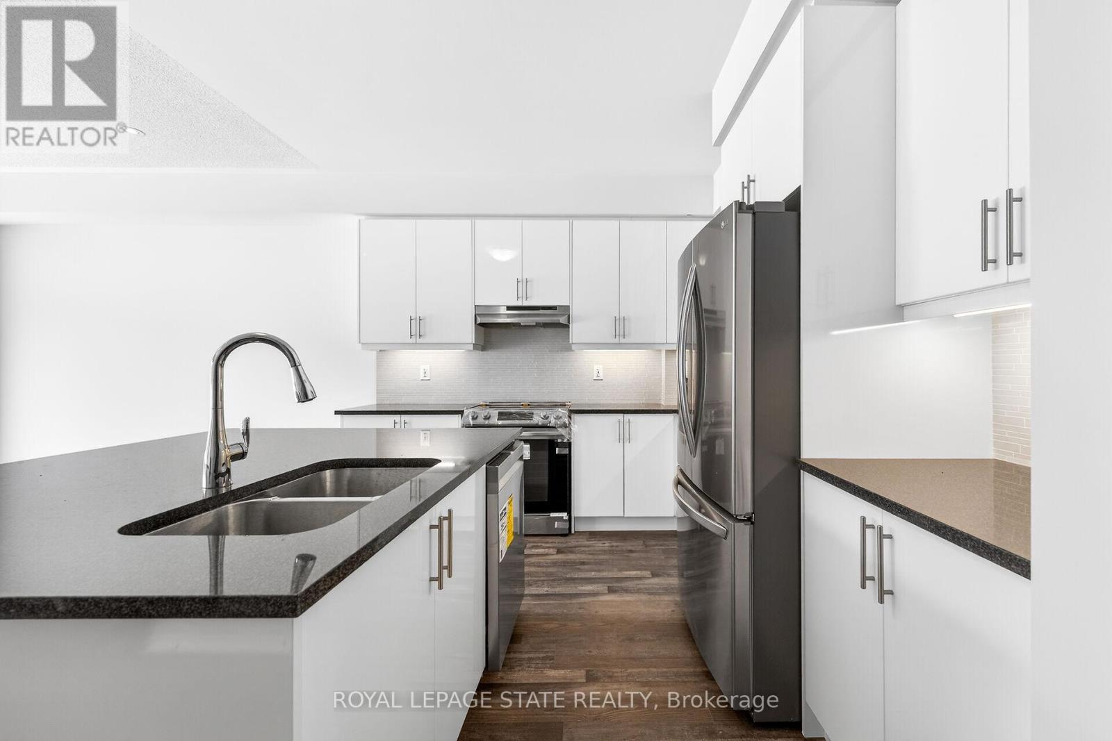 33 Admiral Road, Welland, Ontario  L3B 0H4 - Photo 5 - X12799926