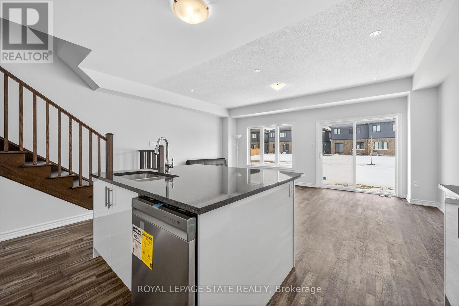 33 Admiral Road, Welland, Ontario  L3B 0H4 - Photo 12 - X12799926