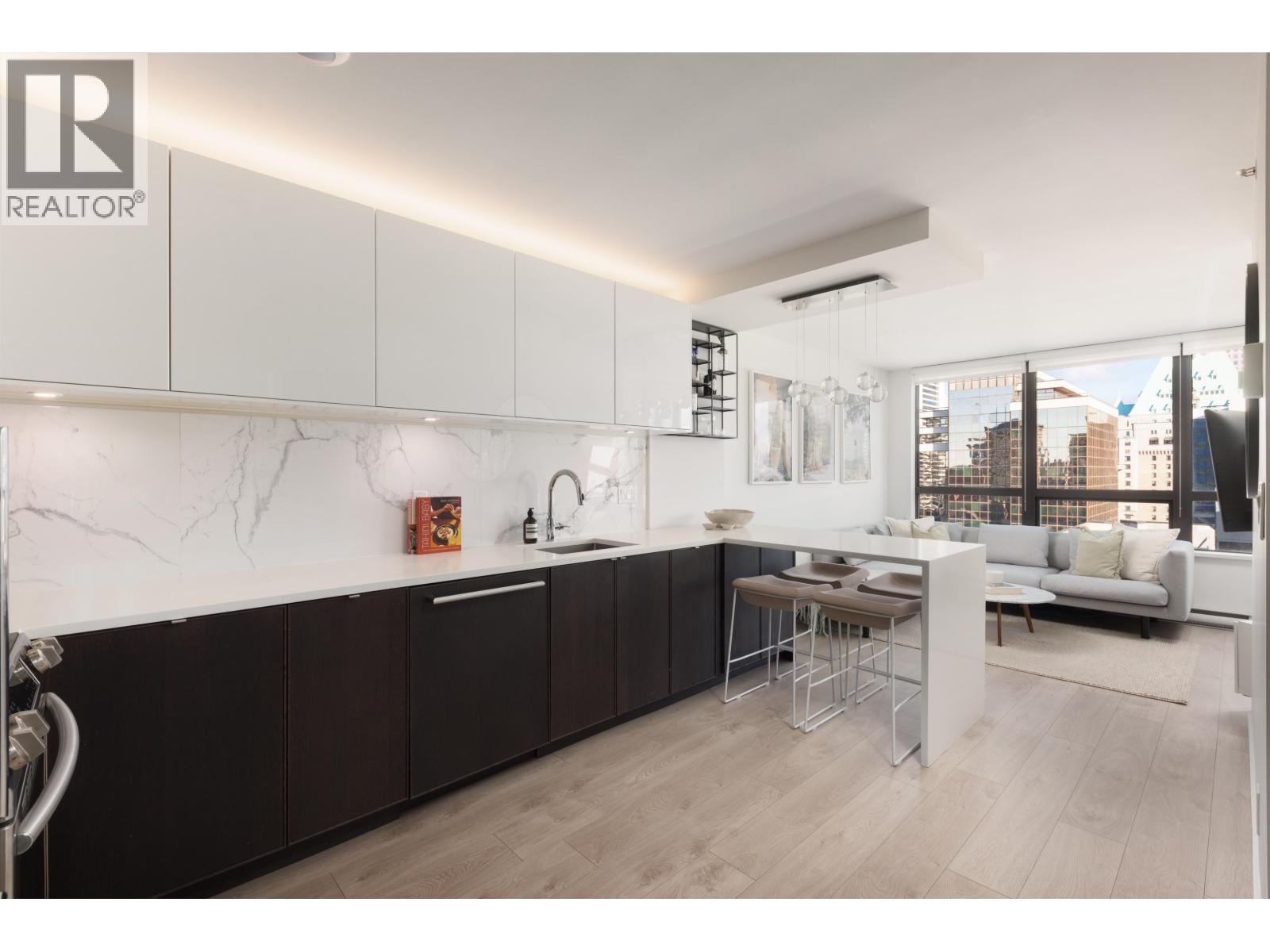 1916 938 Smithe Street, Vancouver, British Columbia  V6Z 3H8 - Photo 3 - R3091404