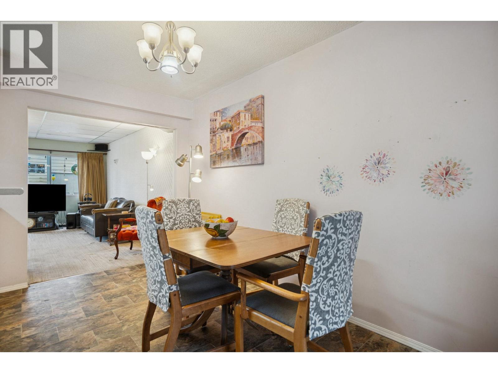 8264 14th Avenue, Burnaby, British Columbia  V3N 2B9 - Photo 6 - R3091398