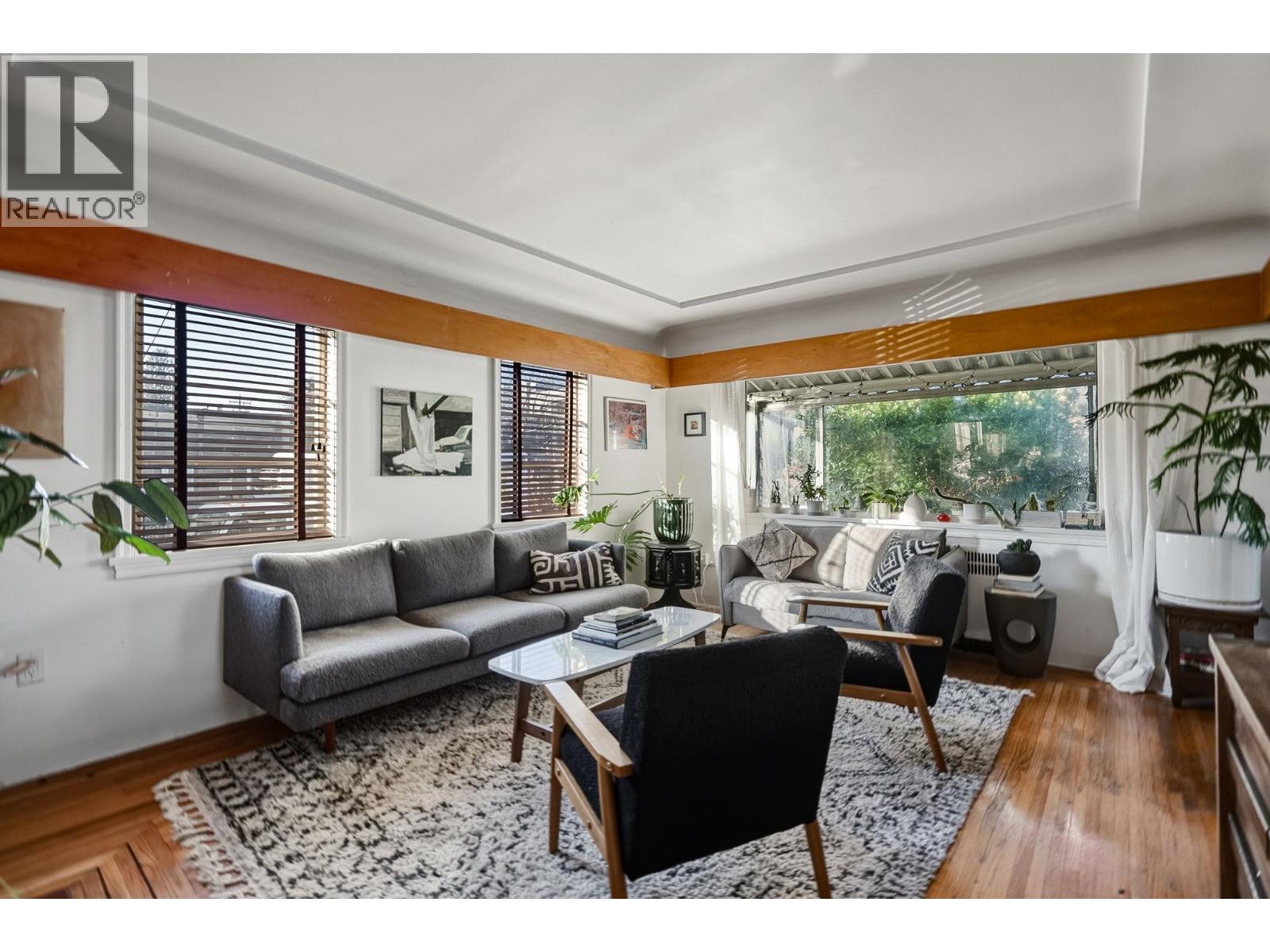 228 E 26th Avenue, Vancouver, British Columbia  V5V 2H3 - Photo 3 - R3091426