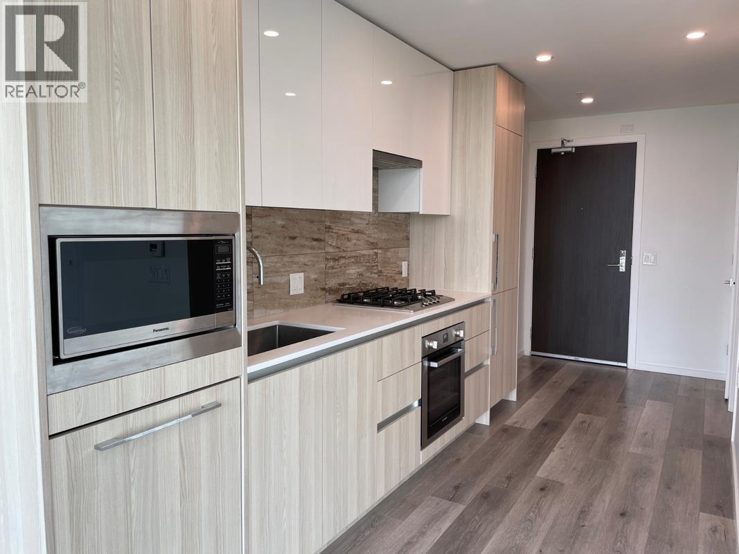 2702 1888 GILMORE AVENUE, Burnaby, British Columbia