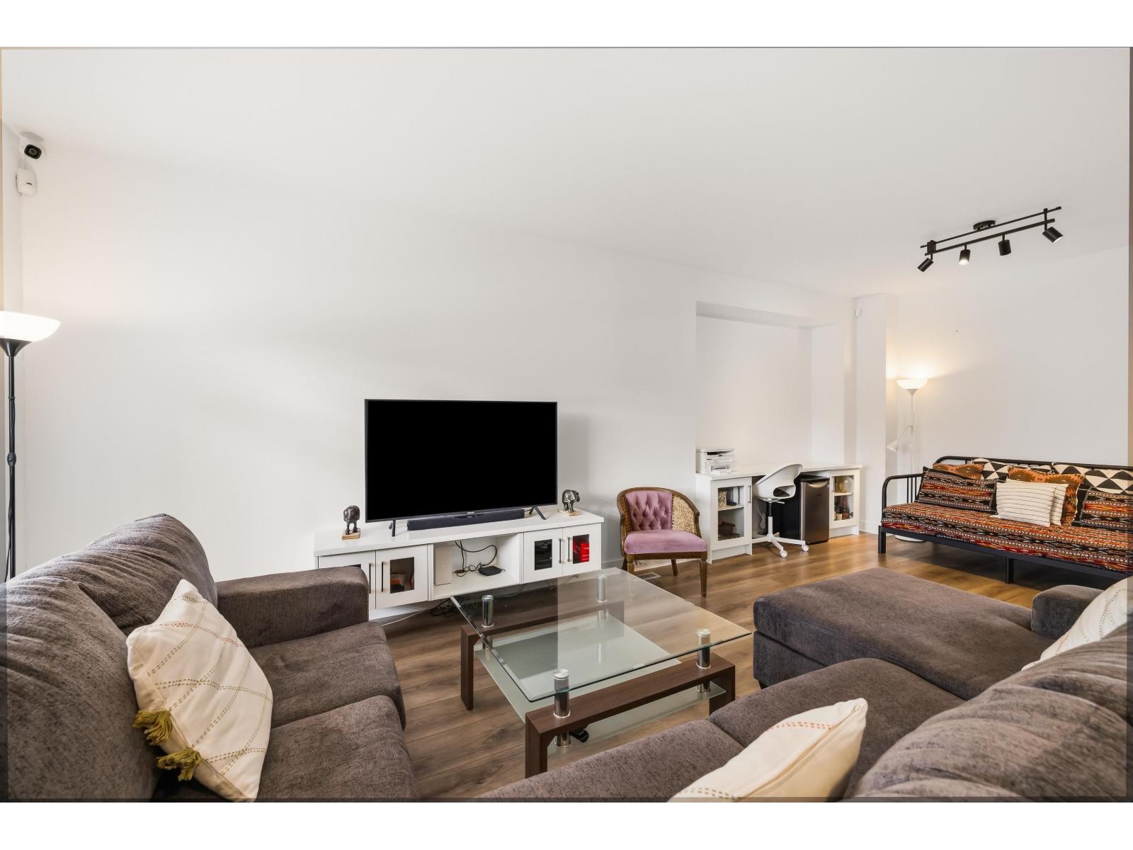 16539 59a Avenue, Surrey, British Columbia  V3S 4N9 - Photo 4 - R3091376