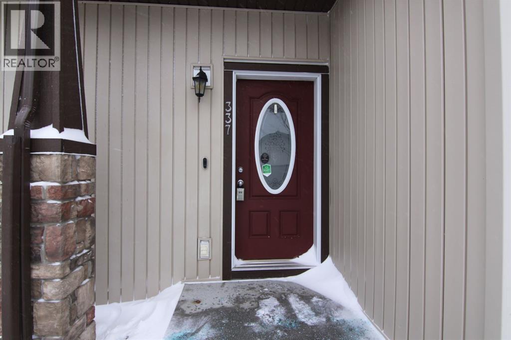 337 Copperpond Landing Se, Calgary, Alberta  T2Z 1G6 - Photo 3 - A2287168