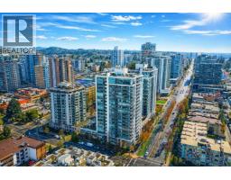 1304 1320 CHESTERFIELD AVENUE, North Vancouver, British Columbia