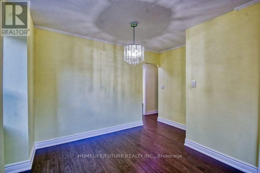 Main Fl - 53 Burlingame Road, Toronto, Ontario  M8W 1Y9 - Photo 9 - W12800134