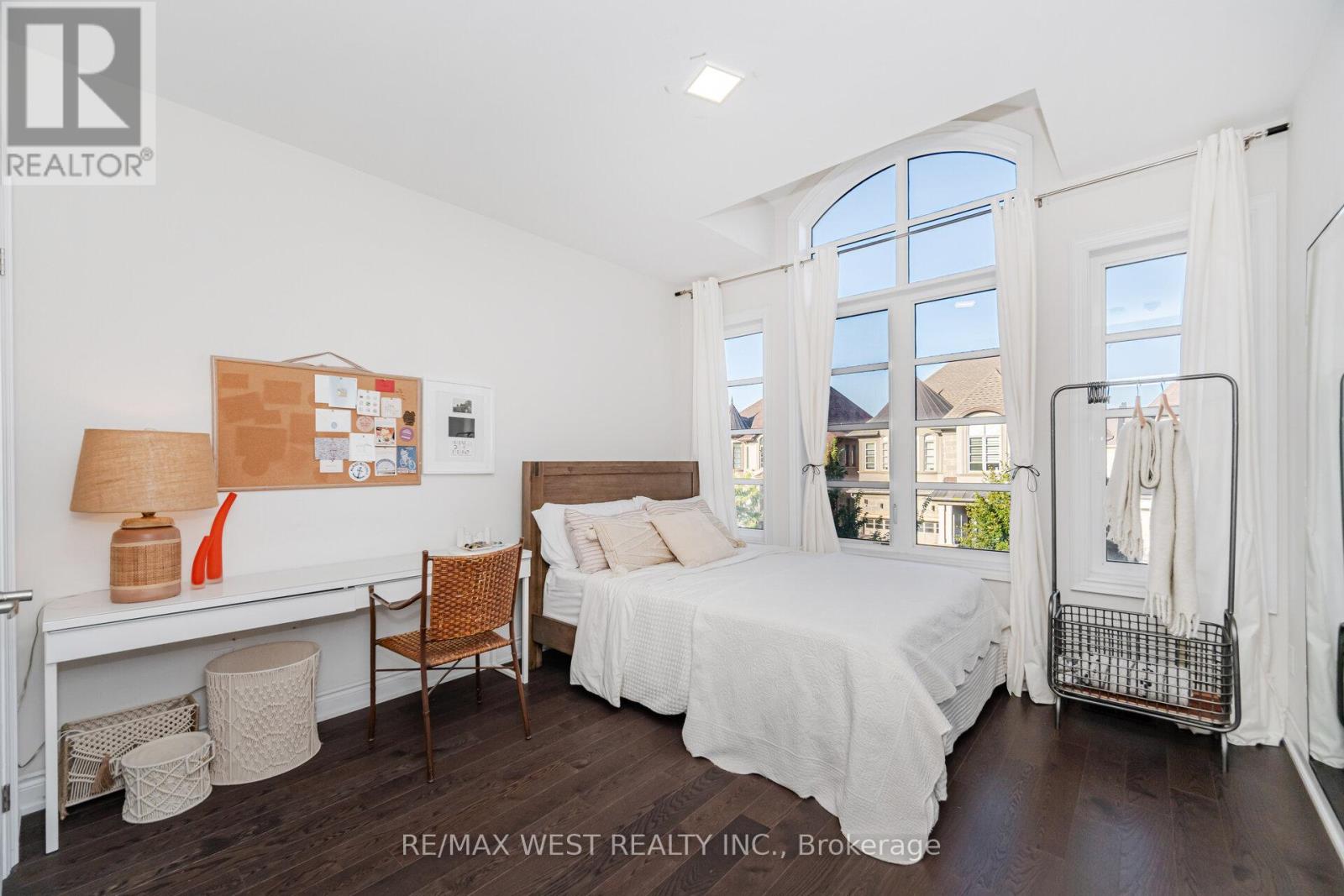 3102 Millicent Avenue, Oakville, Ontario  L6H 0V2 - Photo 11 - W12800140