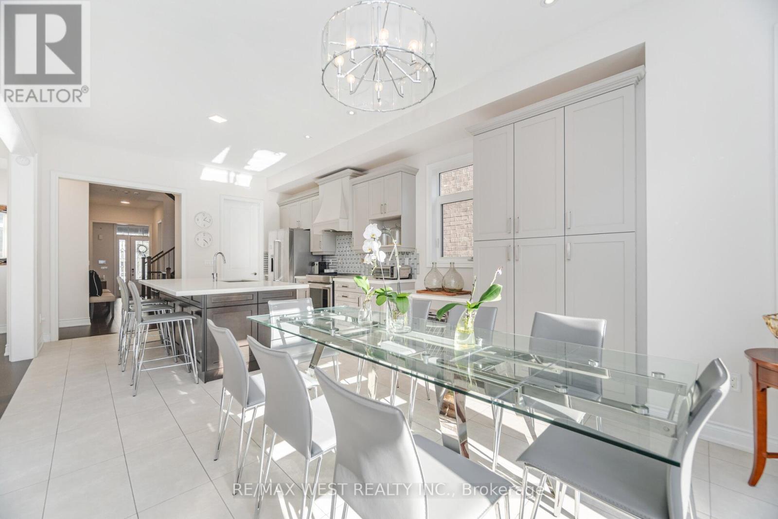 3102 Millicent Avenue, Oakville, Ontario  L6H 0V2 - Photo 8 - W12800140