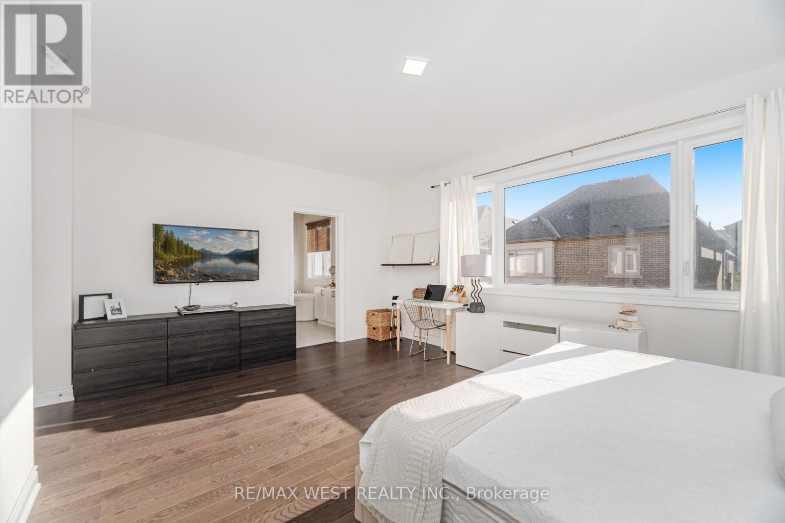 3102 Millicent Avenue, Oakville, Ontario  L6H 0V2 - Photo 9 - W12800140