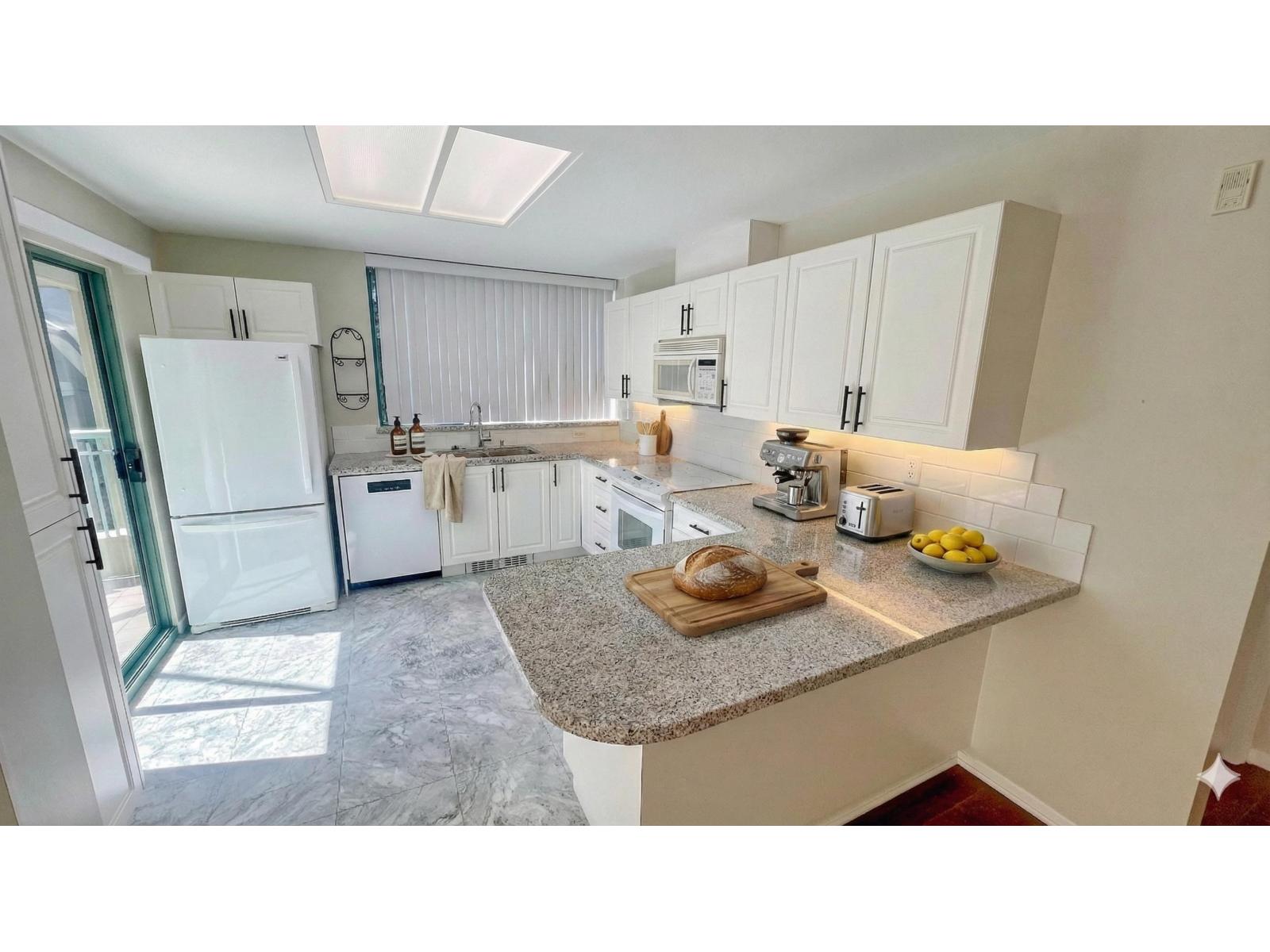 407 1765 Martin Drive, Surrey, British Columbia  V4A 9T6 - Photo 6 - R3018580