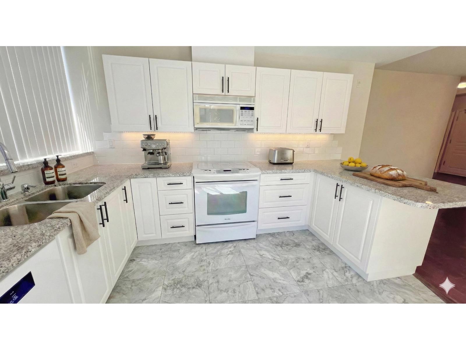 407 1765 Martin Drive, Surrey, British Columbia  V4A 9T6 - Photo 8 - R3018580