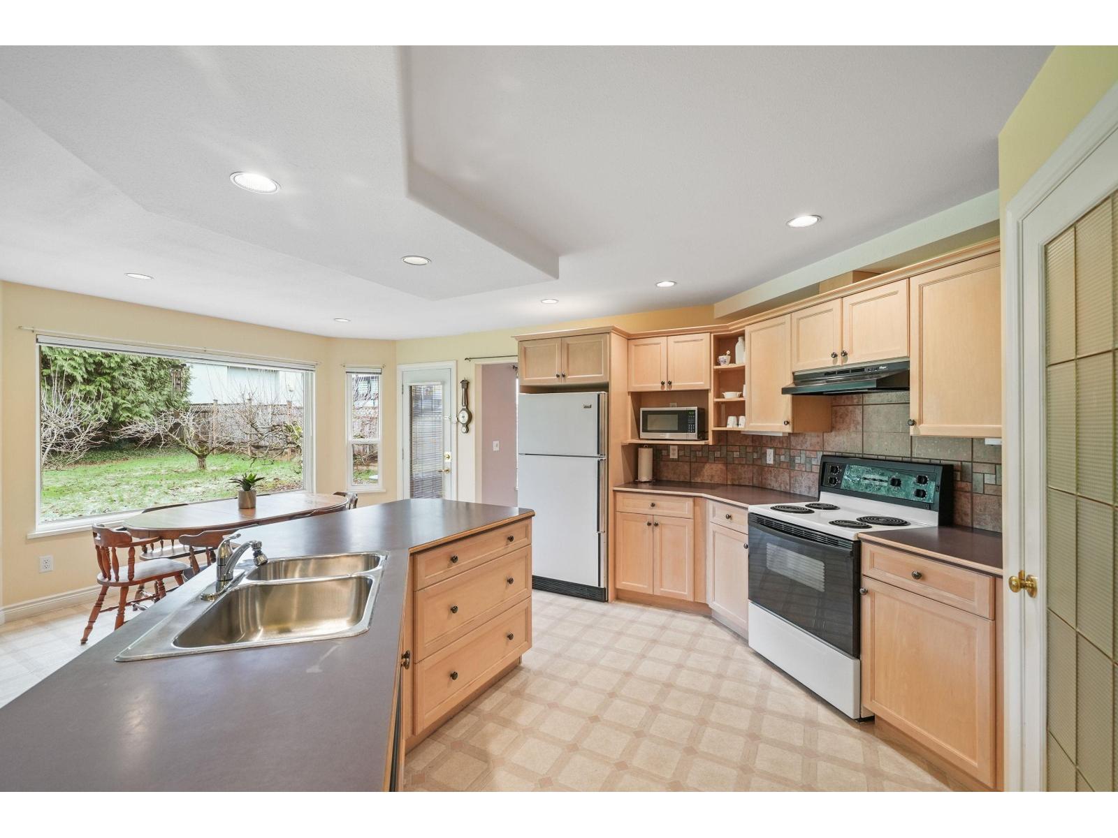 6203 190 Street, Surrey, British Columbia  V3S 8S4 - Photo 8 - R3091391