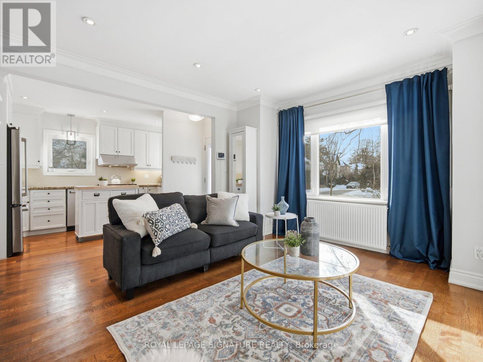 205 Prince Edward Drive S, Toronto, Ontario  M8Y 3X1 - Photo 2 - W12799882