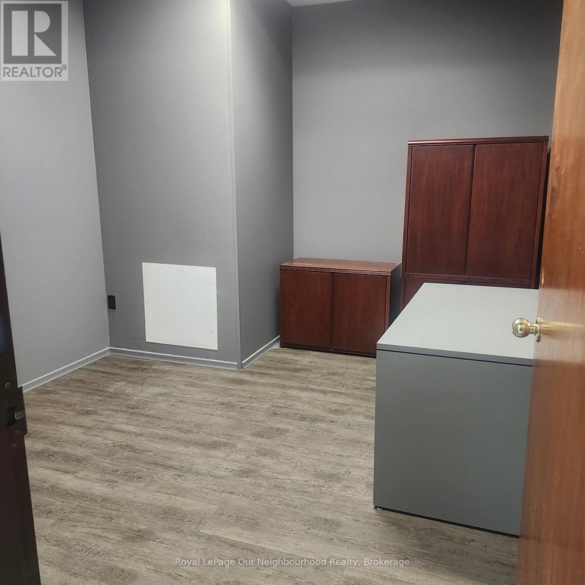 102 - 1135 Lansdowne Street W, Peterborough (Otonabee Ward 1), Ontario  K9J 7M2 - Photo 5 - X12800172