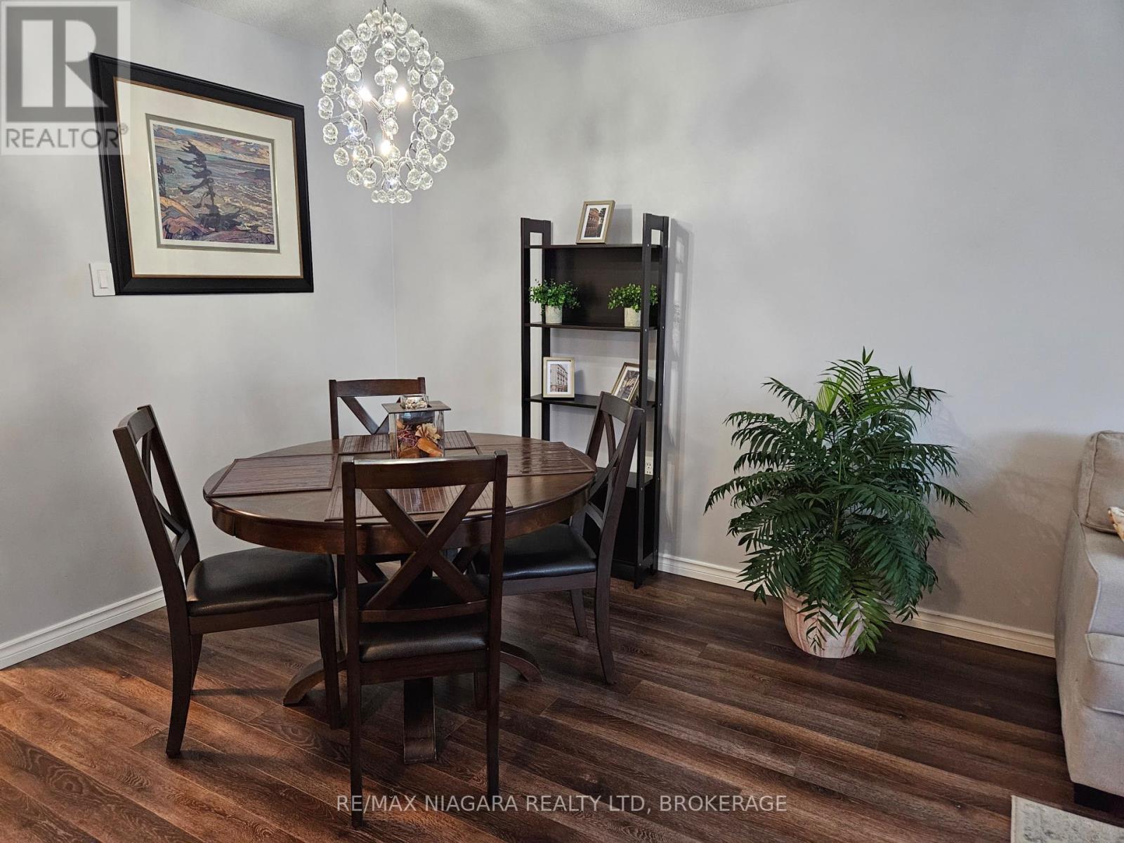 210 - 5100 Dorchester Road, Niagara Falls, Ontario  L2E 7H4 - Photo 4 - X12800176