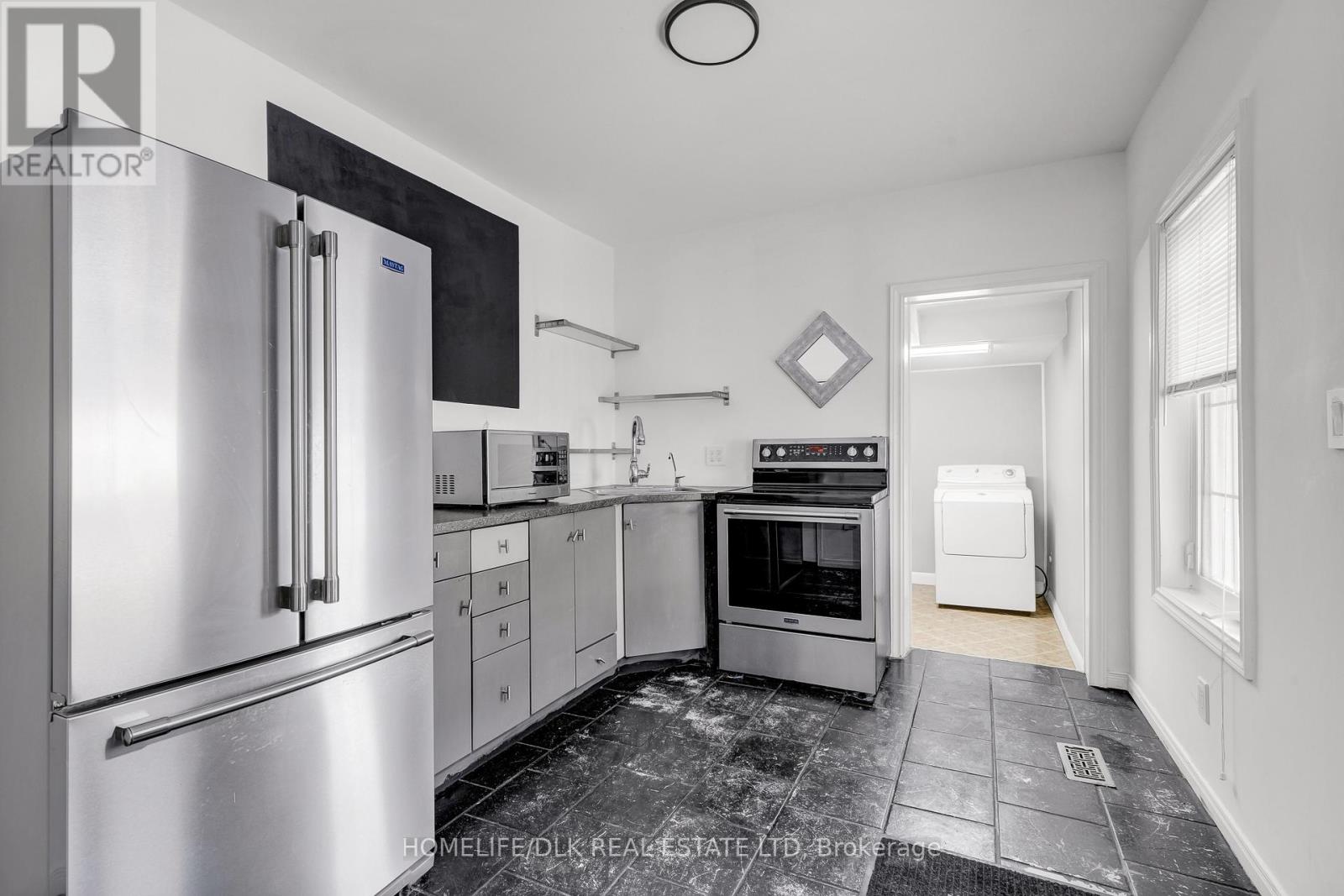 16 Tunnel Avenue, Brockville, Ontario  K6V 4S6 - Photo 11 - X12800192