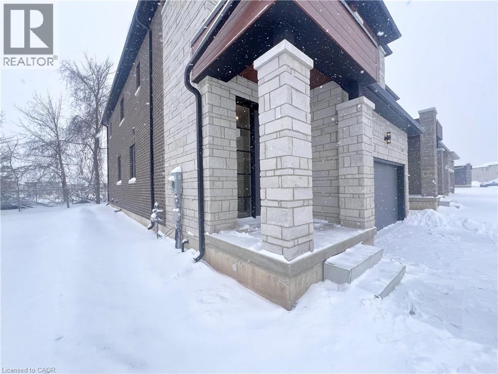 100 Shady Oaks Trail, Hamilton, Ontario  L9B 0K6 - Photo 3 - 40805363