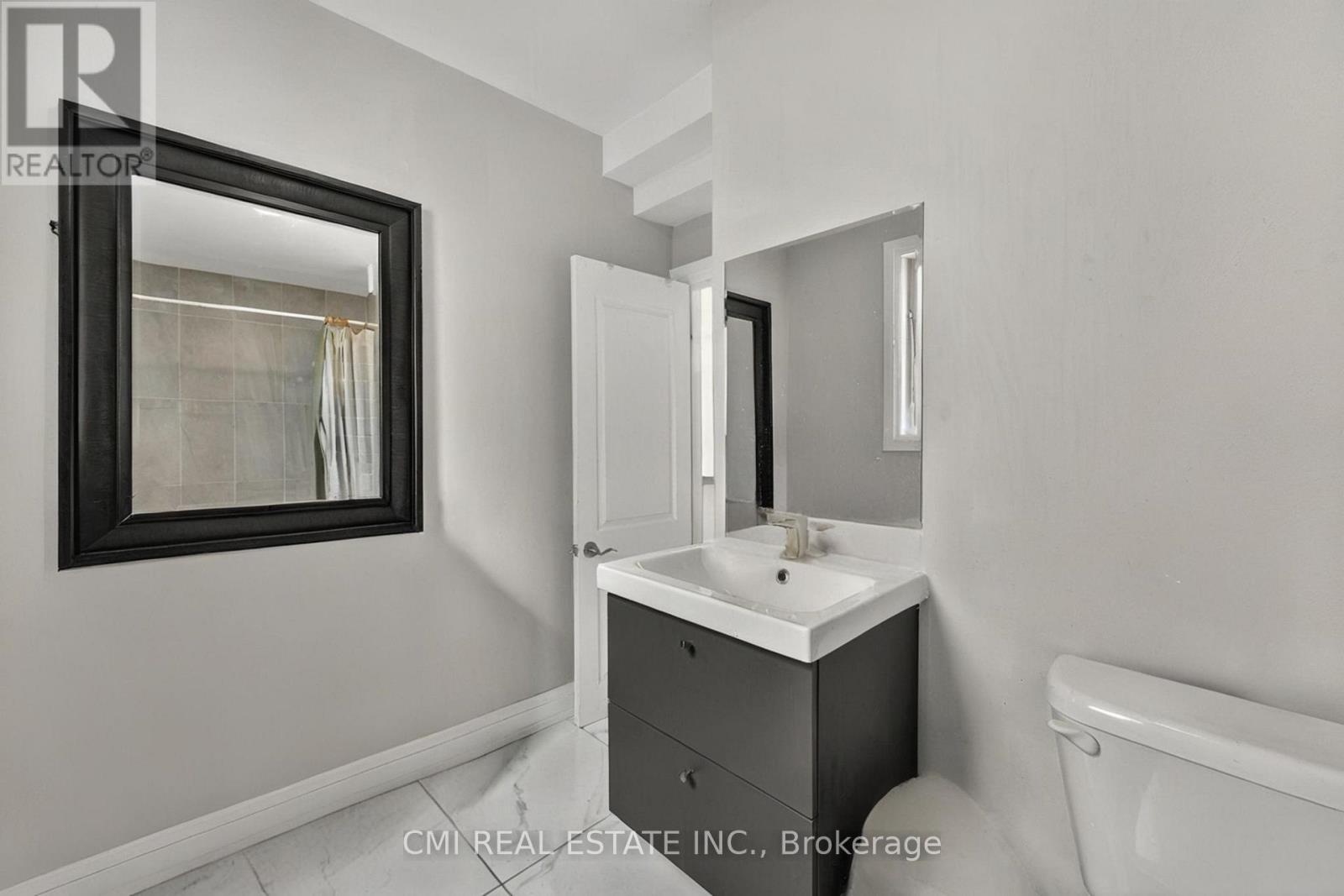 20 Jeavons Avenue, Toronto, Ontario  M1K 1S8 - Photo 4 - E12800174