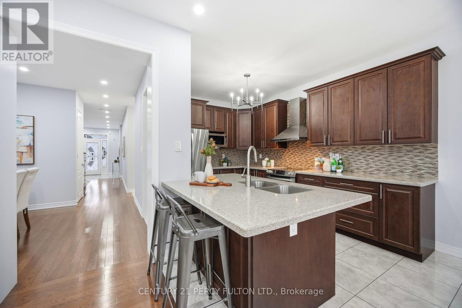 2415 Kentucky Derby Way, Oshawa, Ontario  L1H 7K4 - Photo 8 - E12800184