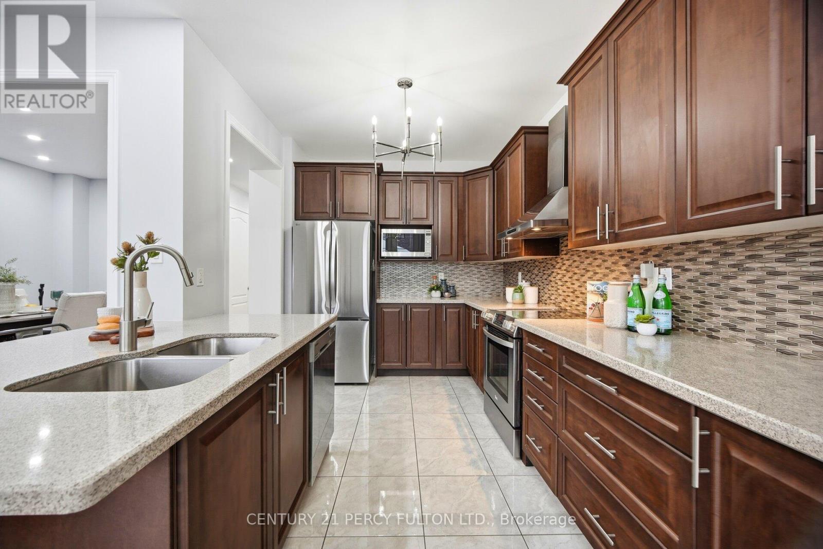 2415 Kentucky Derby Way, Oshawa, Ontario  L1H 7K4 - Photo 9 - E12800184