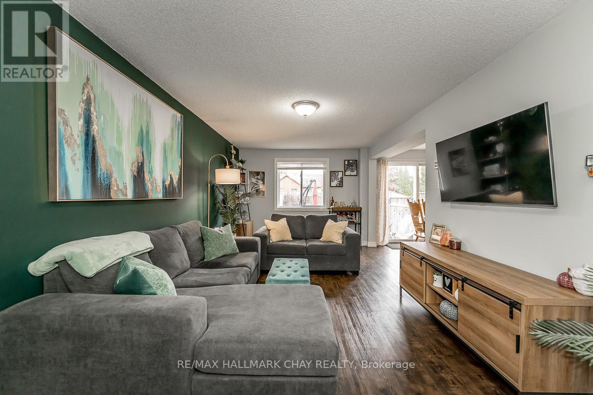 50 Raymond Crescent, Barrie, Ontario  L4N 0X6 - Photo 3 - S12800168