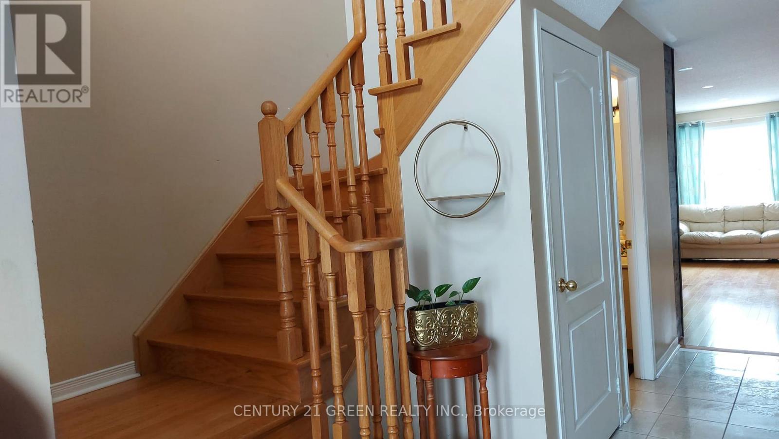 Upper - 33 Bramfield Street, Brampton (Fletcher's Meadow), Ontario  L7A 2W1 - Photo 3 - W12800156