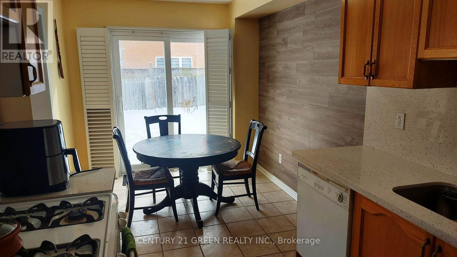 Upper - 33 Bramfield Street, Brampton (Fletcher's Meadow), Ontario  L7A 2W1 - Photo 7 - W12800156