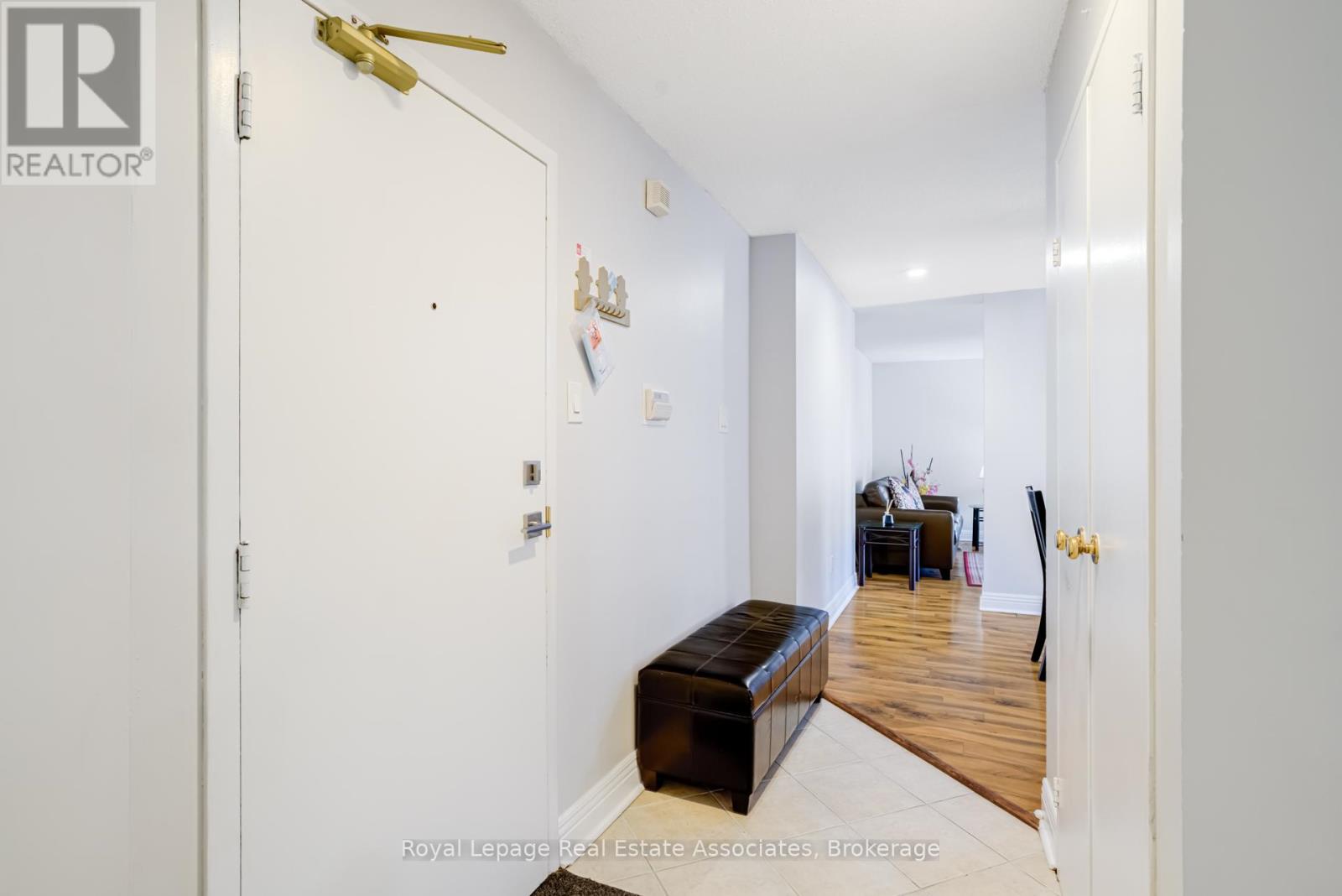 1006 - 3650 Kaneff Crescent, Mississauga, Ontario  L5A 4A1 - Photo 3 - W12800178